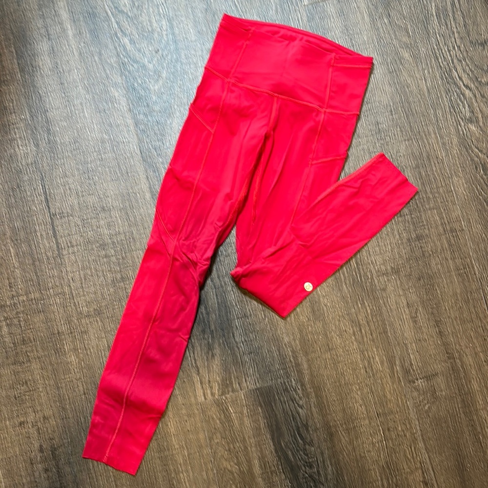 Lululemon fast and free with side pockets - gorgeous red - size 2